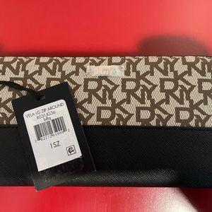 DKNY wallet